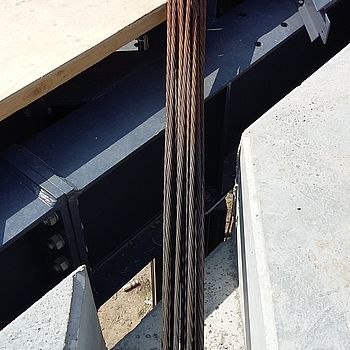 Cellule de lecture de la mise en tension de traction des tirants lors de la construction d'une des gares du téléphérique de Brest